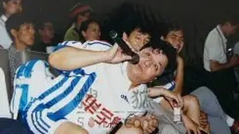 “Z180列车乘警与记者共战春运——绿皮车厢里的乡愁守护与希望之旅”